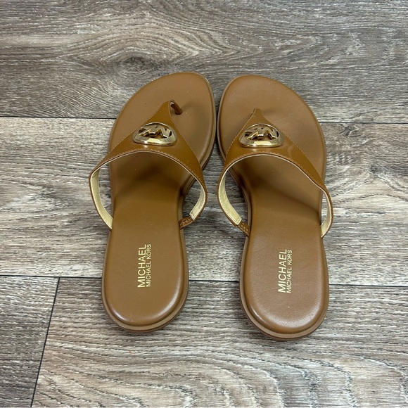 Michael Kors Womens 8 Congac Leather Gold MK Madellion Slip On Thong Sandals - Picture 4 of 11